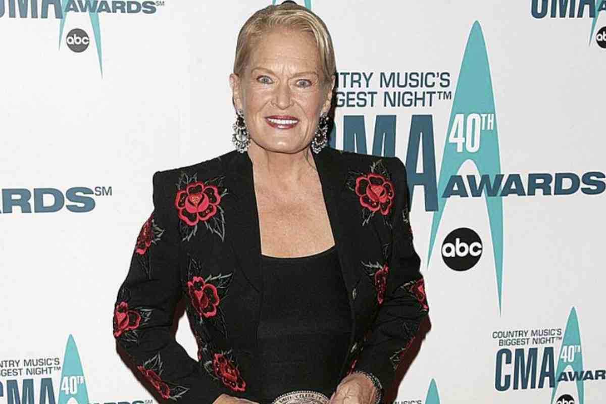 Il successo di “Keep Me in Mind” arrivava in un momento cruciale.