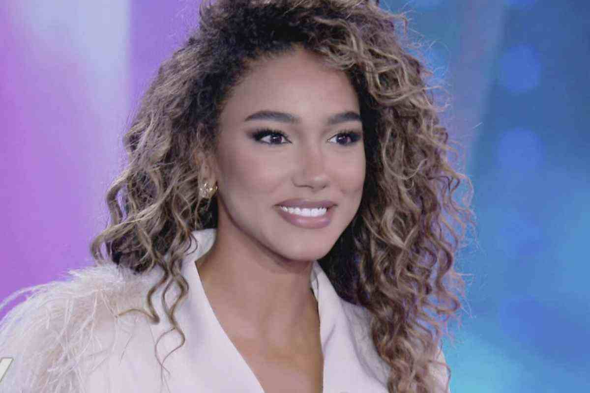 È quello che sta succedendo con Samira Lui, oggi presenza fissa accanto a Gerry Scotti nel quiz La Ruota della Fortuna.