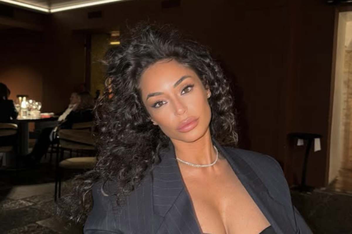 Secondo quanto dichiarato dalla showgirl, non ci sarebbe stato alcun intervento estetico dietro il cambiamento.